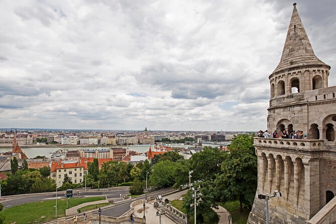 Private Buda Castle Walk with Entry to Matthias Church - Disz Square and Sandor Palace: Palace Area Stops Without the Pressure