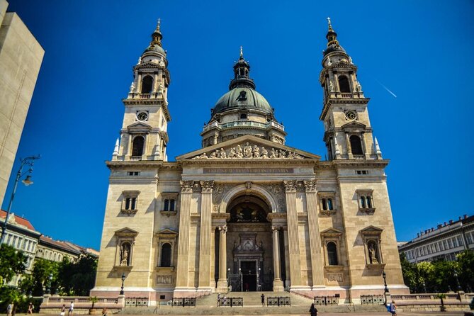 Private Budapest Christmas Market Tour with Chimney Cake & Mulled Wine - A Budapest Christmas market tour that mixes food, stories, and sights
