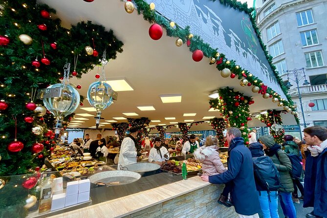 Private Budapest Christmas Market Tour with Chimney Cake & Mulled Wine - The included taste: chimney cake and mulled wine without the guesswork