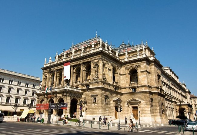 Private Budapest City tour with Classic Russian Jeep or G-Wagon! - Jeep First, Budapest Second: Why This Route Feels Easy