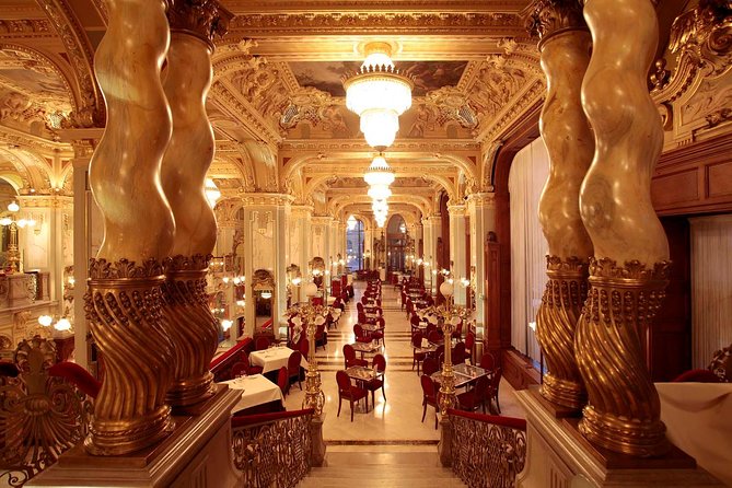 Private Café Wandering: Excursion through Budapest’s Belle Epoque - The art historian factor: how commentary changes your cafe experience