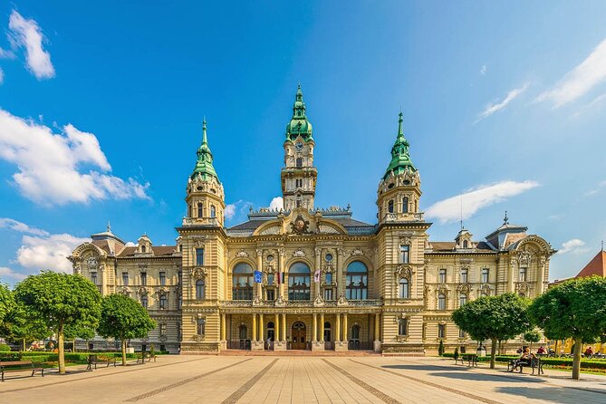 Private Tour from Budapest to Prague Sightseeing - Győr Old Town Walk: Baroque Streets and a Town Hall from 1900