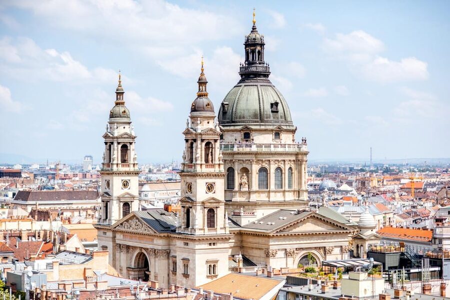 Skip-the-line St. Stephen's Basilica Guided Tour - Old Town walking: Parliament Building views and Liberty Square symbols