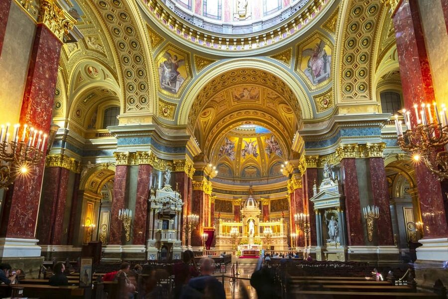 Skip-the-line St. Stephen's Basilica Guided Tour - Meeting at Madal Cafe: easy start, one rule