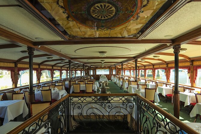 Summer Danube Brunch Cruise in Budapest - The 60-minute cruise: what you will actually see from the water