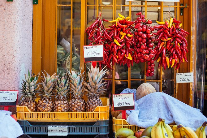 The Award-Winning Private Food Tour of Budapest: 6 or 10 Tastings - Szimpla Kert ruin bar stop: where tastings start and the city’s mood shows up