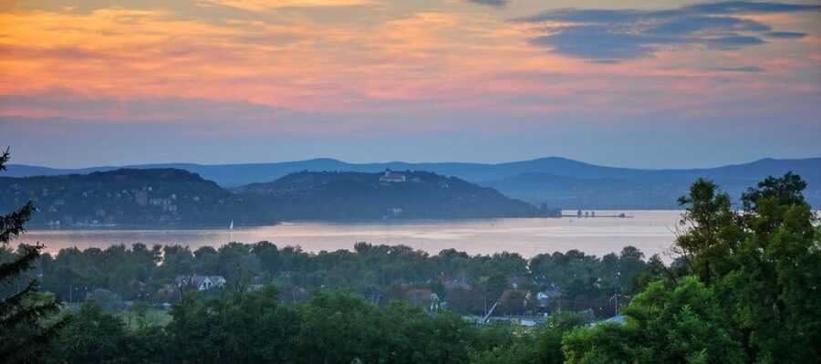 The Turquoise Sea of Hungary: Lake Balaton Private Tour - First Stop: Balatonfüred’s Promenade, Villas, and That Writer-Artist Atmosphere