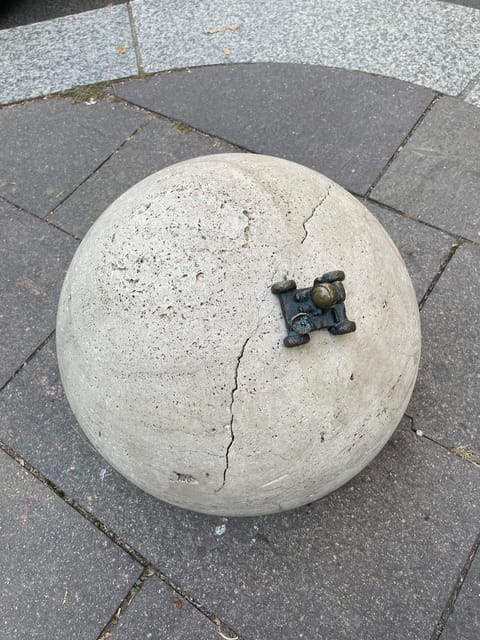 Tiny Sculptures, Big Stories: Kolodko mini statue tour - What to wear and how to get the most out of it