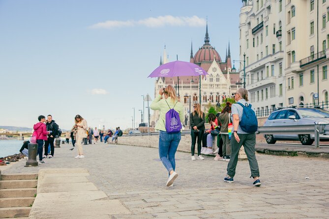 Walking Tour Budapest incl. the Shoes on the Danube Bank - Szent Istvan Bazilika to Shoes on the Danube Bank: Two Sides of Budapest